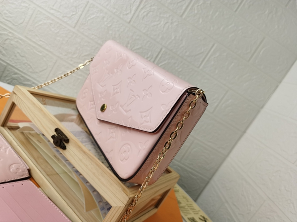 LVコピーウォレット背面デザイン